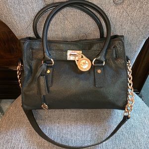 MICHEAL KORS BLACK SAFFIANO GOLD CHAIN SATCHEL BAG